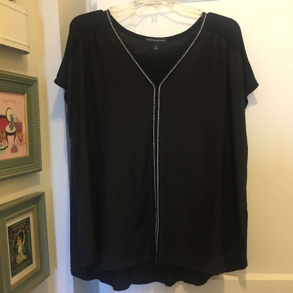 Edgy Rock & Republic top w/ chain detail 3X